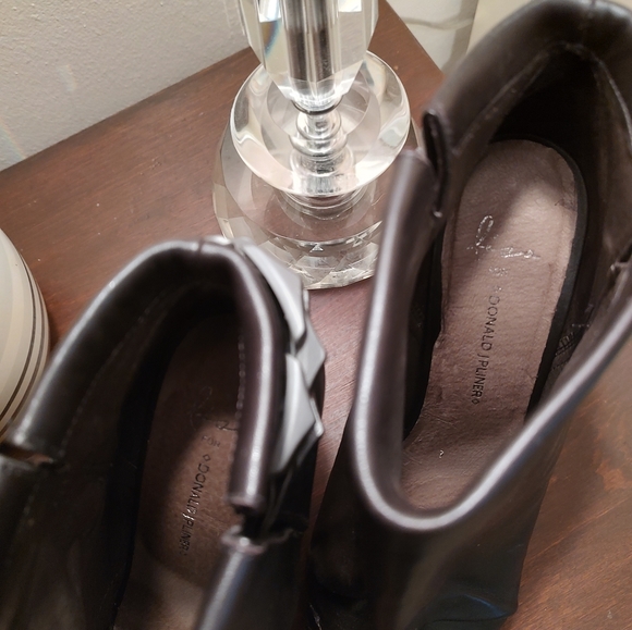 Sexy Black Ankle Boot by Lisa for Donald J. Pliner - Picture 5 of 12